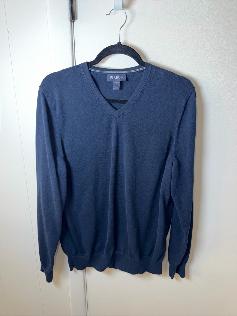 Jos. A. Bank Men’s Tailored Fit V‑Neck Sweater | Navy | Large | GUC